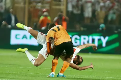 "بطل واقعة دونجا".. إصابة خطيرة للاعب نهضة بركان